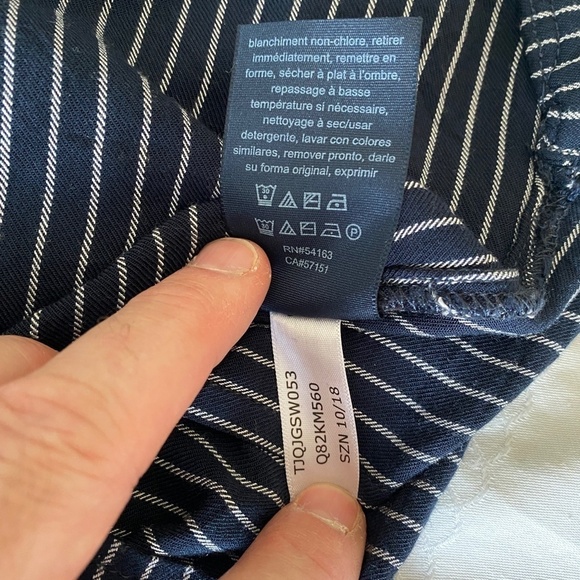 Tommy Hilfiger Women's Navy Pin-Striped Long Sleeve Button Up Shirt Size Small - Picture 11 of 12